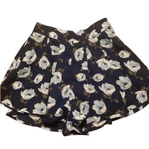 L'ATISTE Floral Shorts Pleated High Waist Flowy Navy Blue Size‎ S